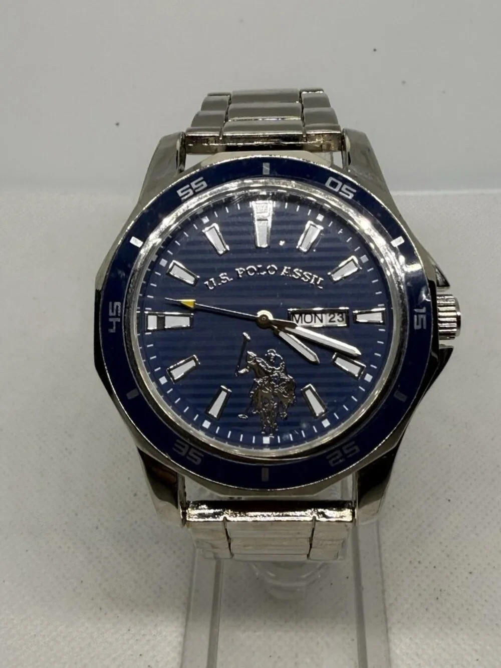 U.S. Polo Assn. Men's Silver-Tone Dive-Style Watch Blue Dial Quartz USC80525WM